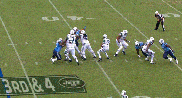 geno-smith-fumbles-against-titans-jets.g