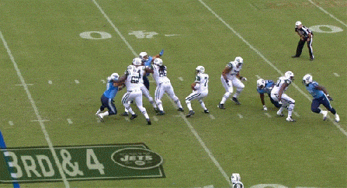 geno-smith-fumbles-against-titans-jets